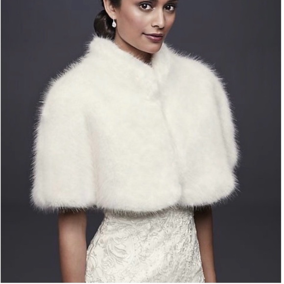 David’s Bridal Faux Fur White Winter Wedding Cape - Picture 1 of 11